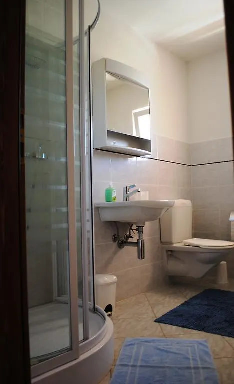 Apartments Vidolma Povlja   Povljana