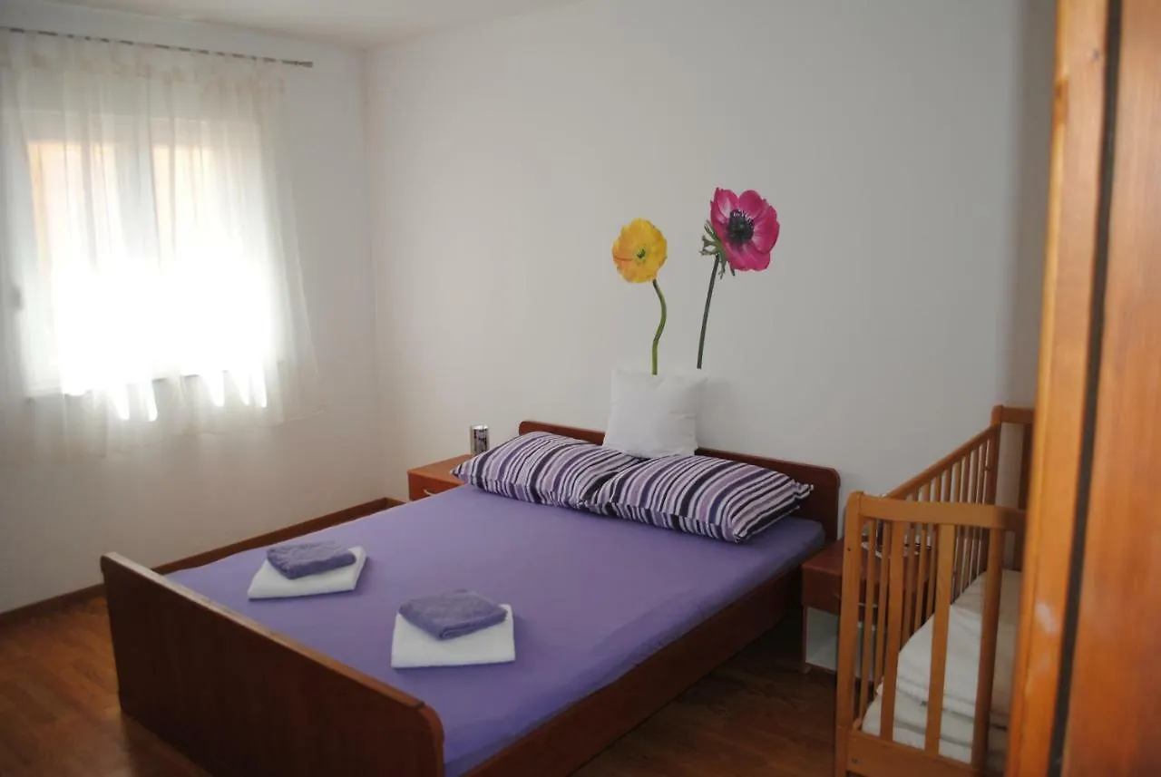 Apartments Vidolma Povlja  Croatia