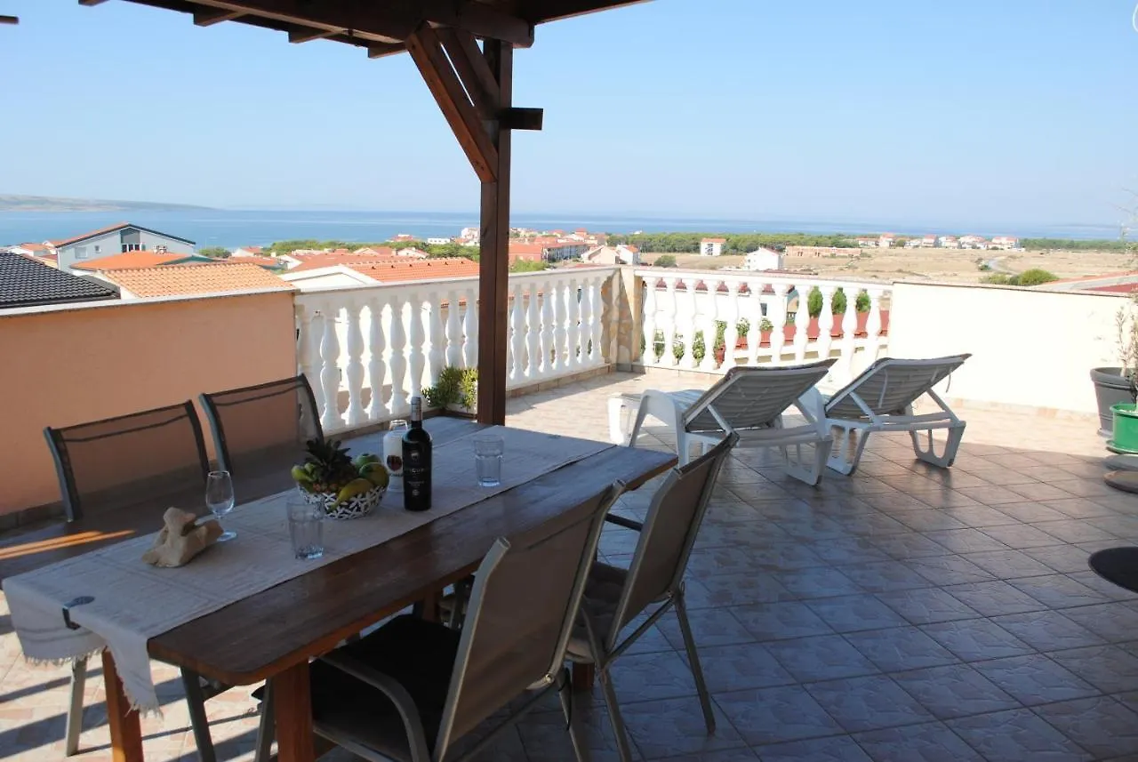 Apartments Vidolma Povlja  0*, Povljana Croatia