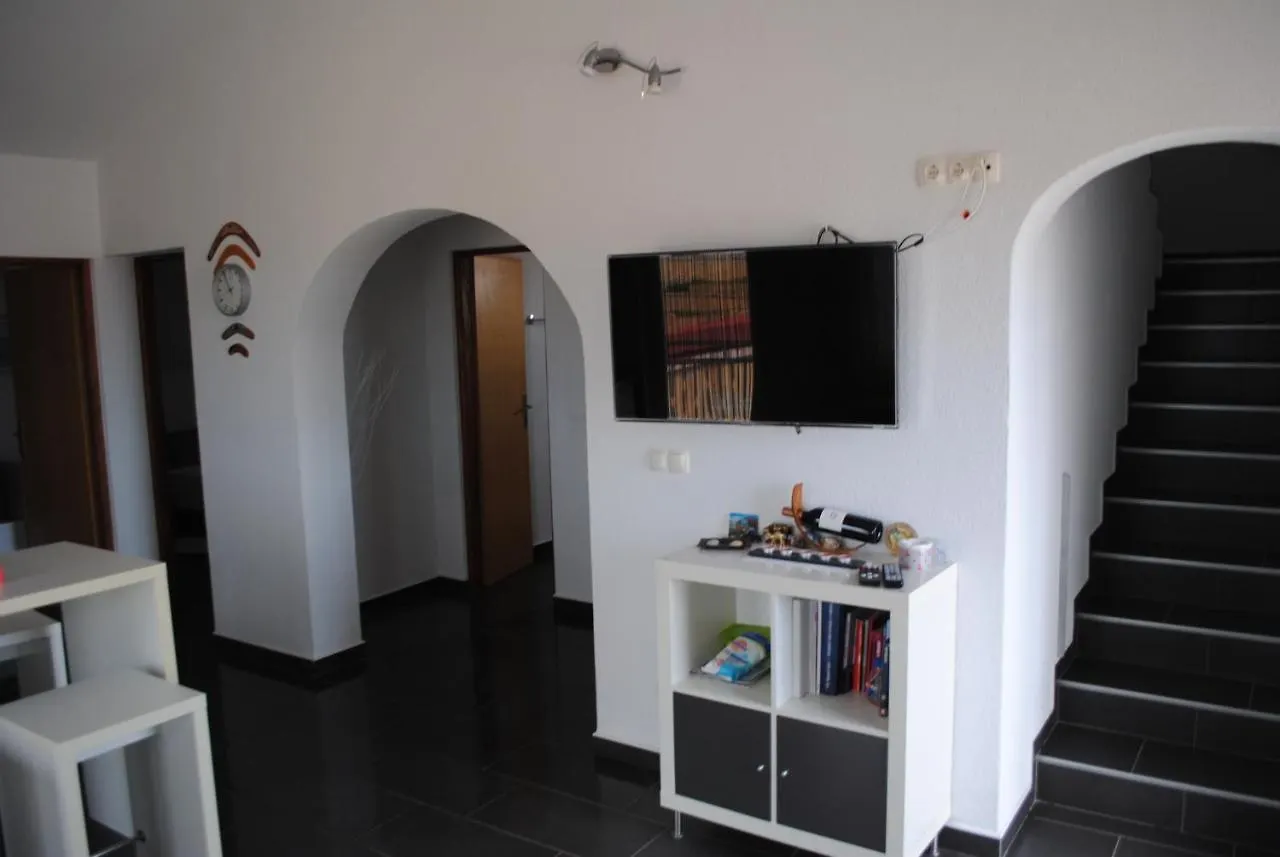 Apartments Vidolma Povlja  0*, Povljana