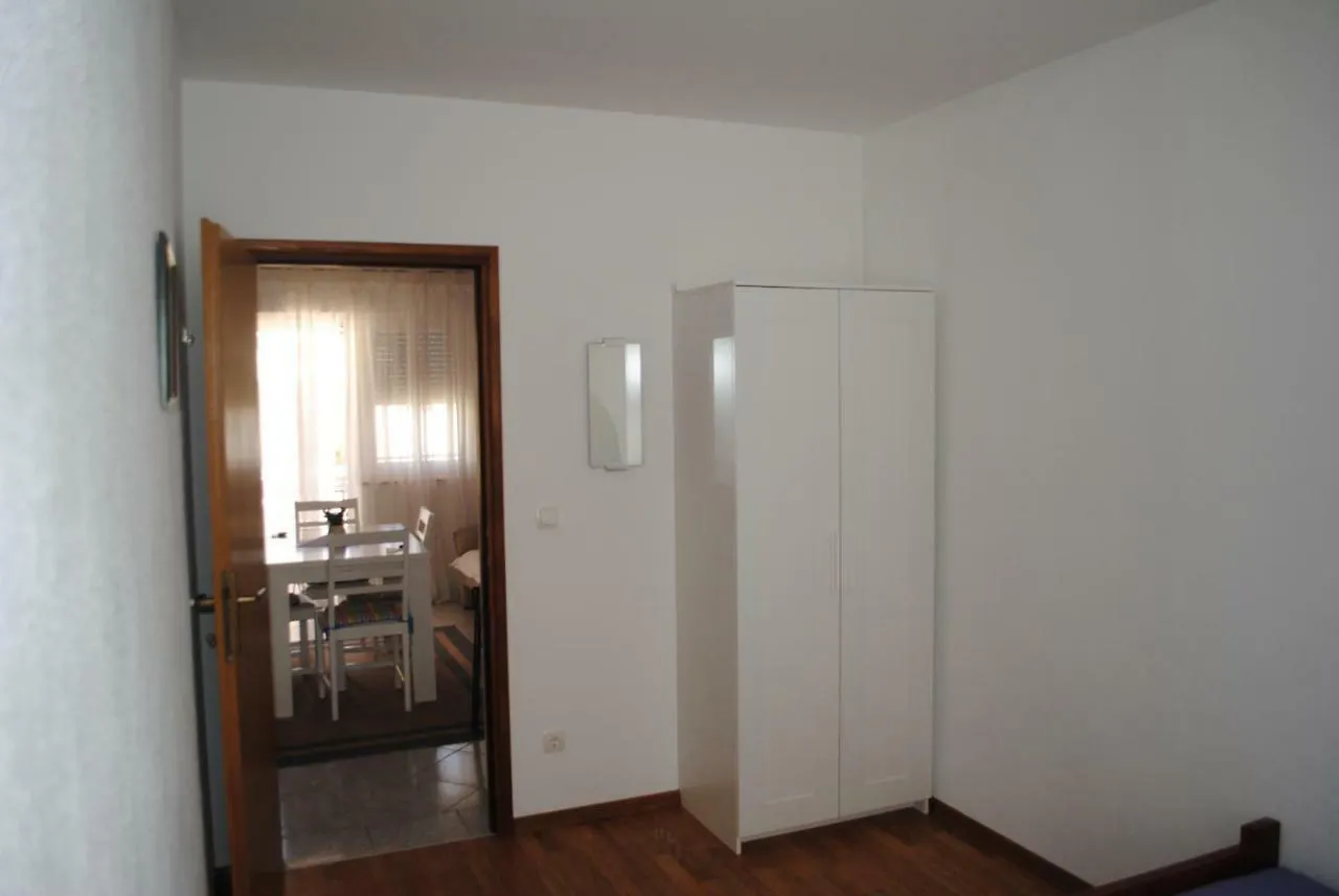 Apartments Vidolma Povlja   Povljana